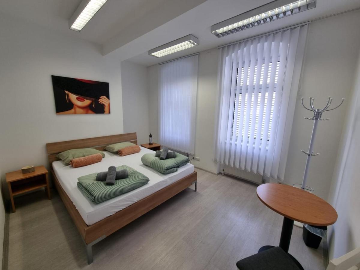 Rosens Gazde/Camere de închiriat